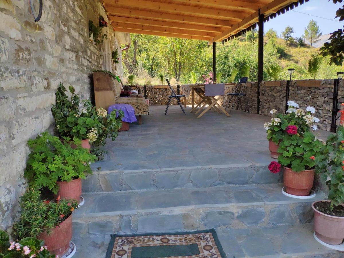 Dom wakacyjny Stone House Kelcyre